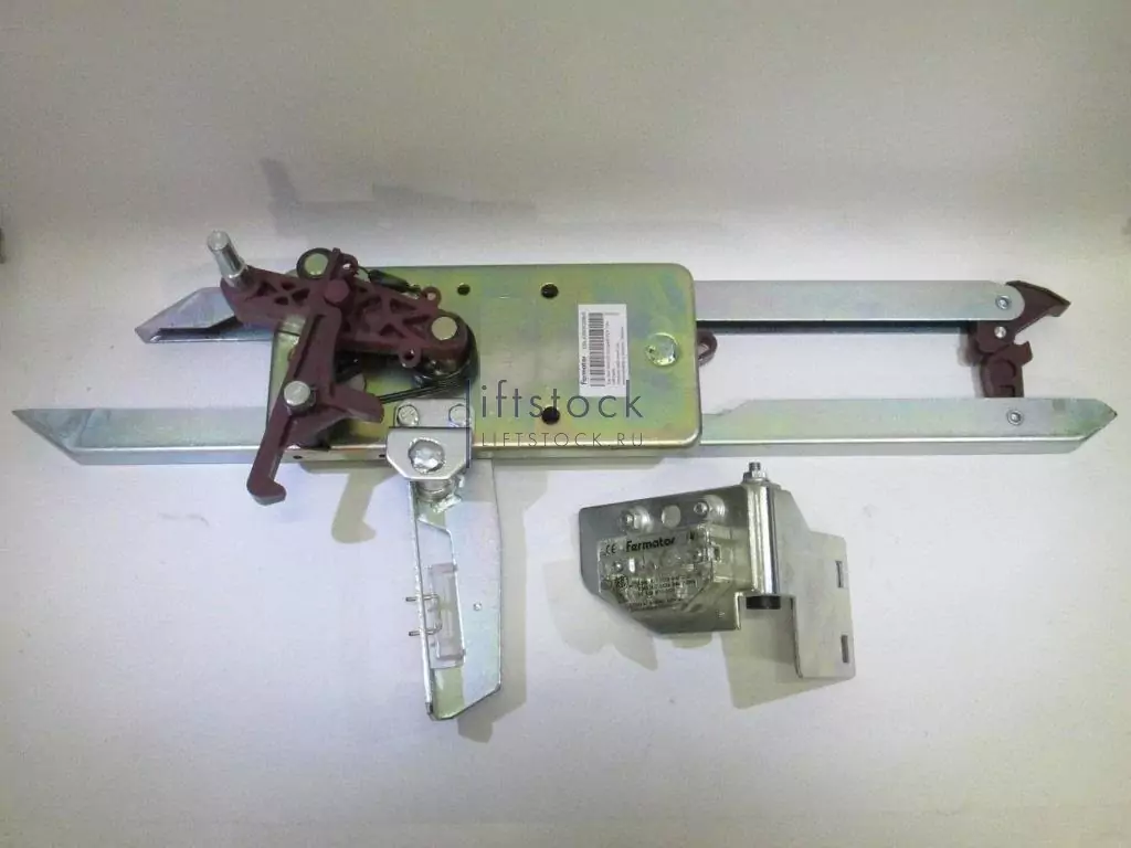 Отводка FERMATOR CS00CD200-3 с замком, правая LS02038